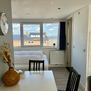 hammond-studio-apartments.zandvoort-hotels.com/